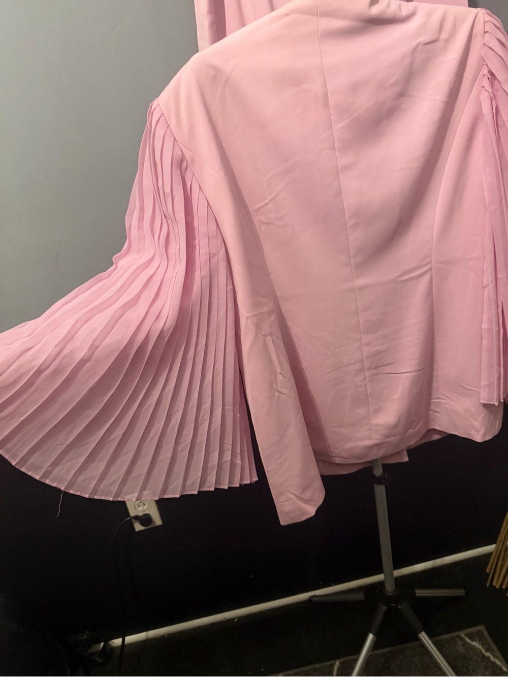 Donna Vinci Women Pink Pleated Flared Sleeves 2 pc Skirt Suit Set Sz 20 Church - Picture 5 of 14